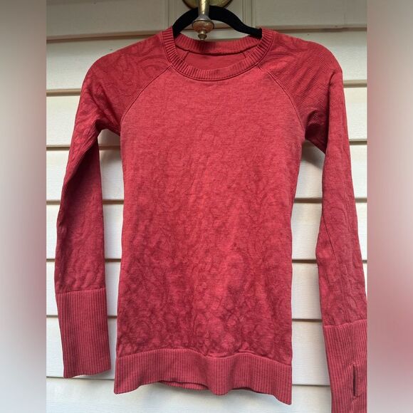 Lululemon coral raglan long-sleeved, round neck sweater, thumb holes, logo, 2 - Picture 1 of 7